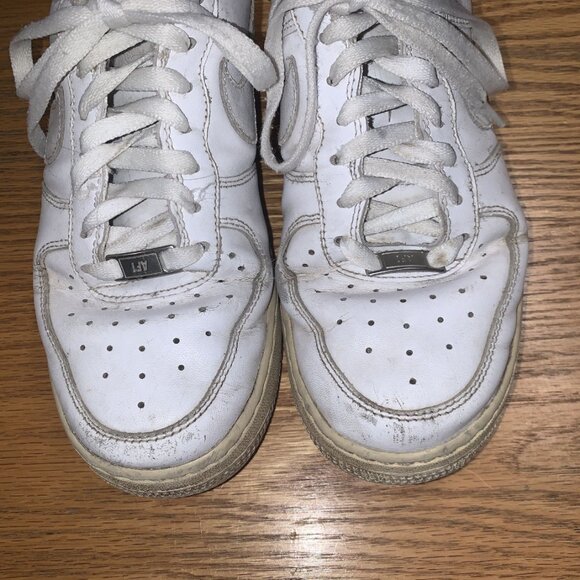 White Runners Air Force 1 Woman Size 9 Men Size 7.5 - Picture 2 of 3